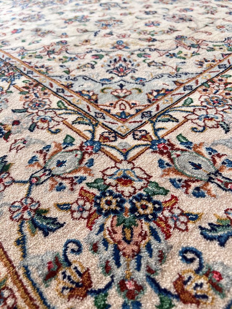 カシャーン産絨毯