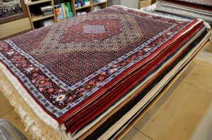 ペルシャ絨毯と無垢材家具の店　TRIO STYLE
