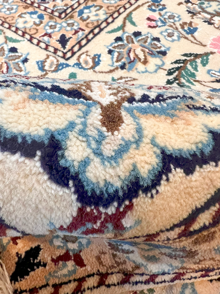 ナイン産ペルシャ絨毯
