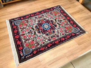 ビジャー産ペルシャ絨毯