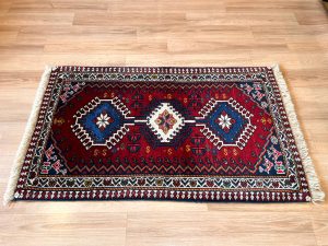 ヤラメ産ペルシャ絨毯