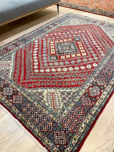 ナイン・トゥデシク絨毯