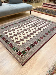 トルクメン産ペルシャ絨毯