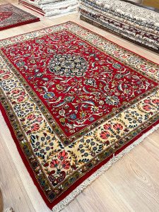 シャーレザ産ペルシャ絨毯