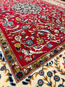 シャーレザ産ペルシャ絨毯