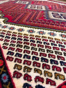 シルジャン産ペルシャ絨毯