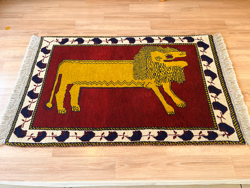 ライオンギャッベ