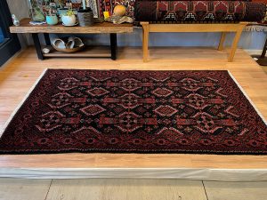 バルーチ産ペルシャ絨毯