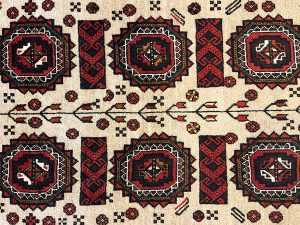 バルーチ産ペルシャ絨毯