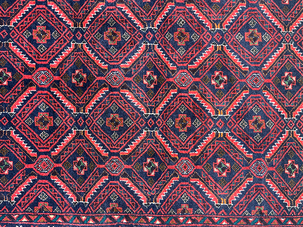 バルーチ産ペルシャ絨毯