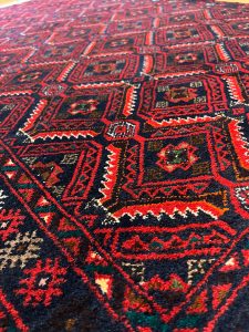 バルーチ産ペルシャ絨毯