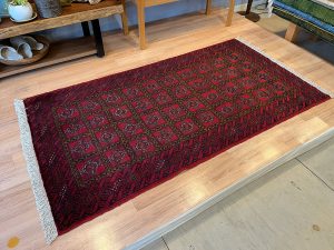 バルーチ産ペルシャ絨毯