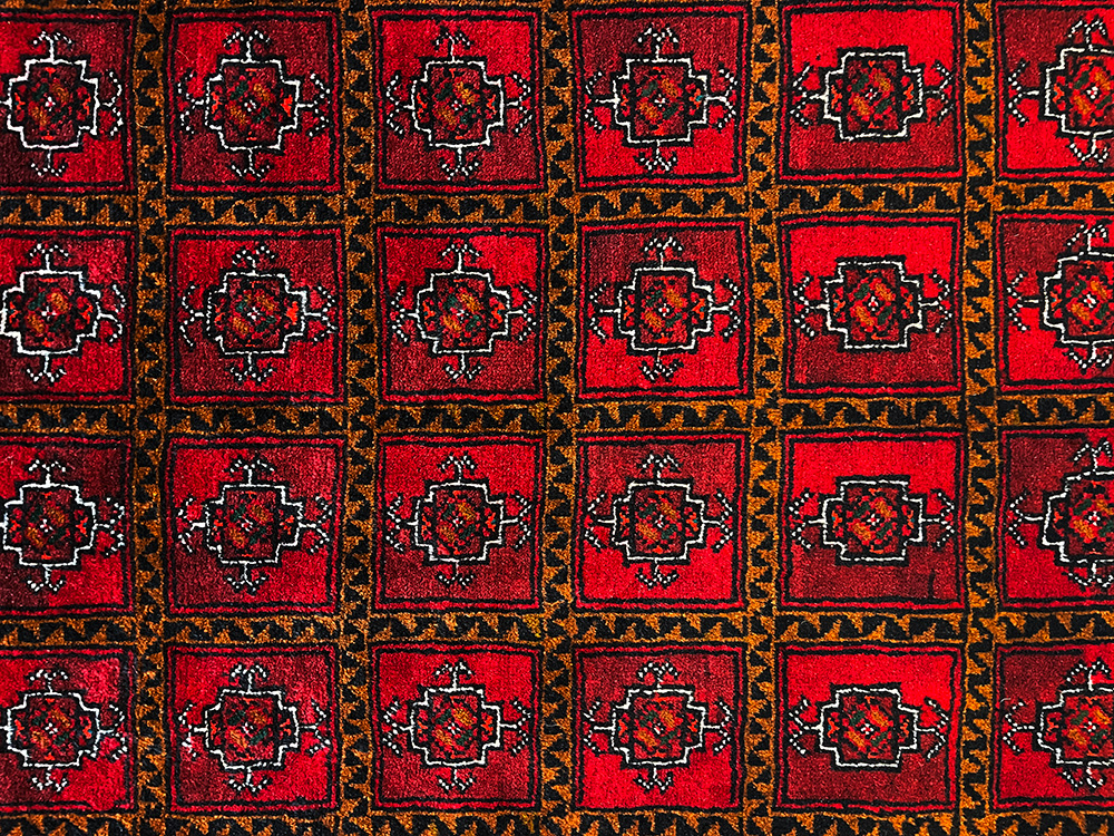 バルーチ産ペルシャ絨毯