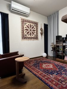 マシャド産ペルシャ絨毯コーディネイト